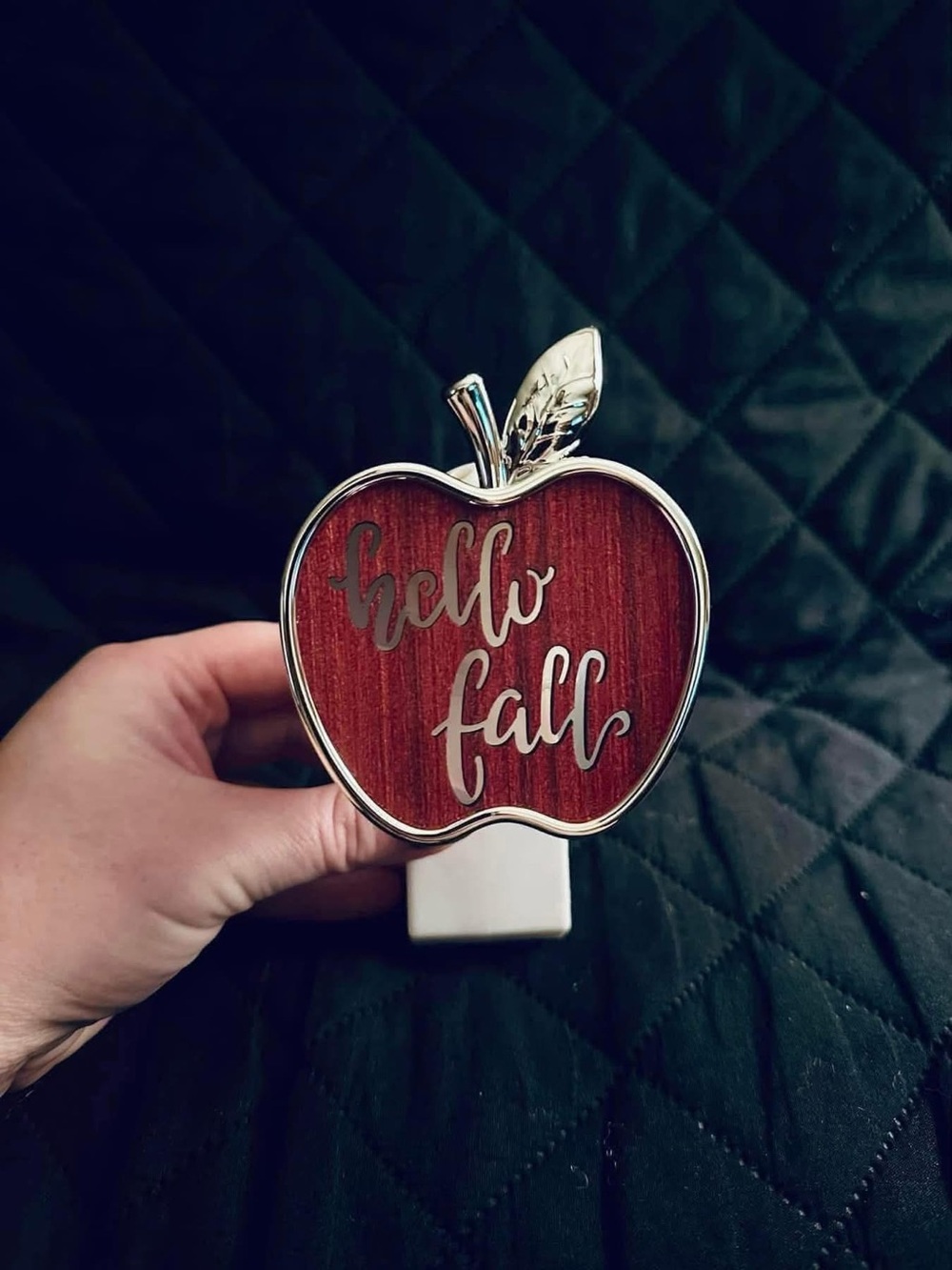 Bath & Body Works Red Apple "Hello Fall" Wallflower Plug-In Fragrance Holder